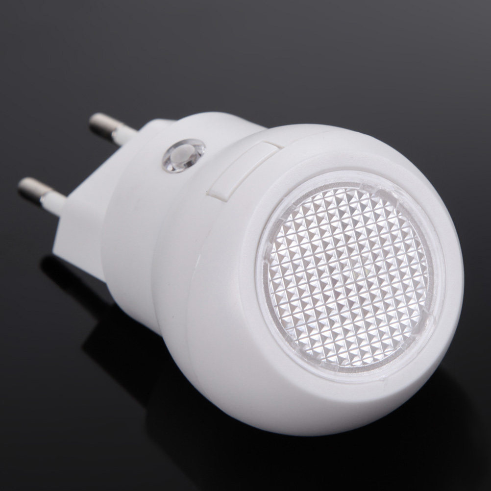 Eu Plug 360 Degree Rotating LE - Smart Baby Night Light のレビューと価格